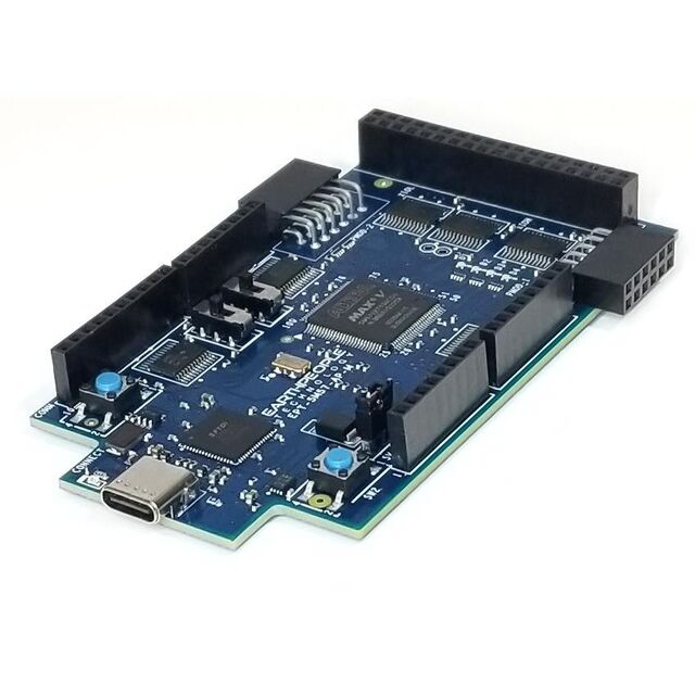 MAX V CPLD 32 USER GPIO MEGAMAX
