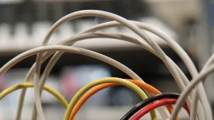Escolhendo seu protocolo UART ou SPI em 2025