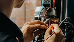 マルチメーターで抵抗を測定する簡単な手順
