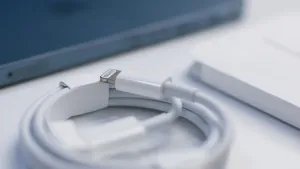 Lightning USB Lightning Makes Charging Simple and Fast