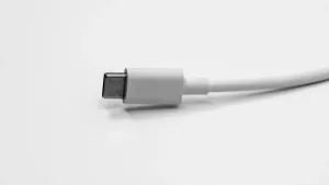 USBコネクタのピンアウトを特定する方法
